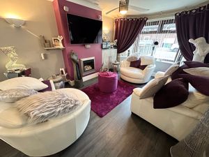 Lounge- click for photo gallery